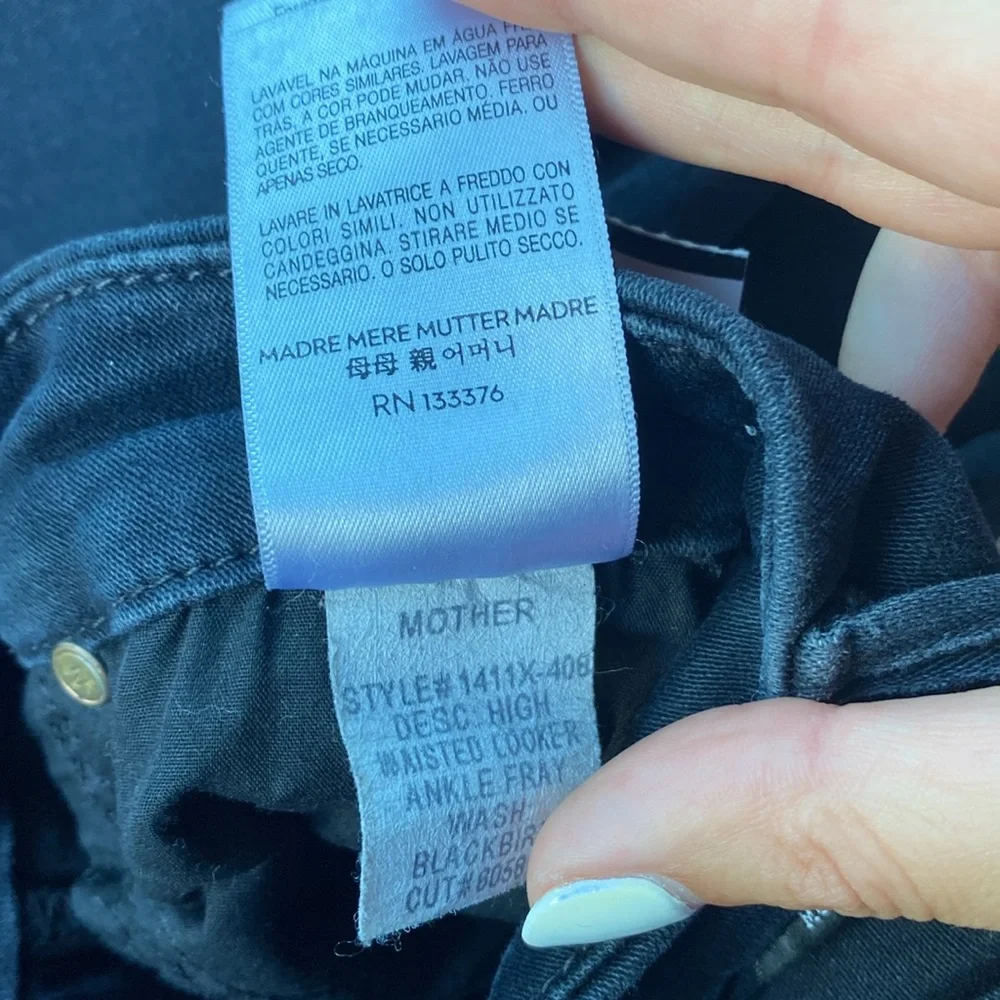MOTHER High Waisted Looker Ankle Fray in Blackbird size 27 - Picture 10 of 16